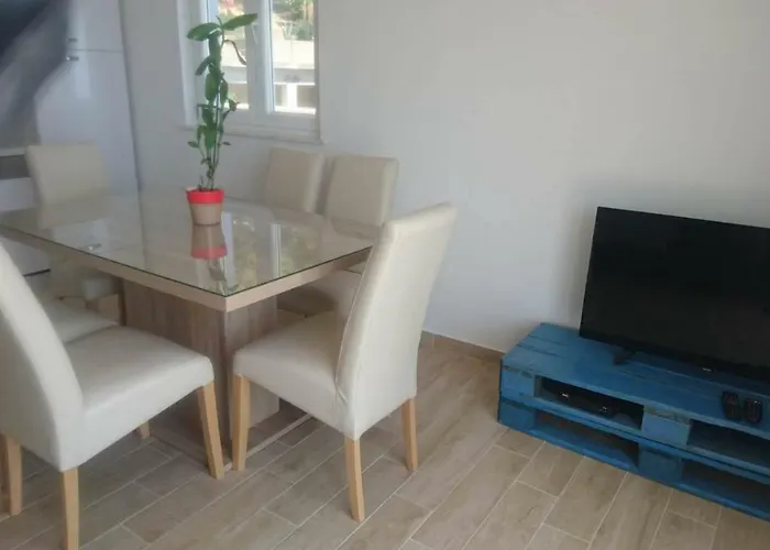 Adam Apartment Zavalatica