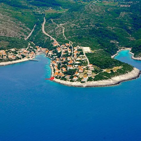 Adam Apartman