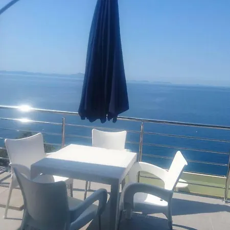 Apartamento Adam Zavalatica