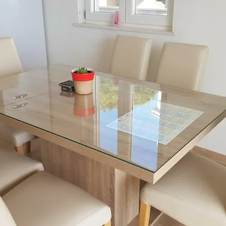 Apartman Adam *