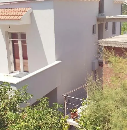 Adam * Завалатица