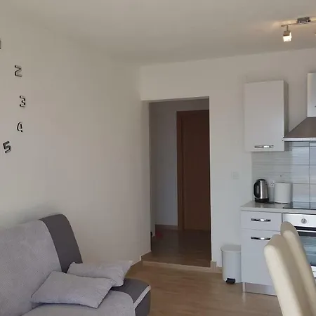 Adam Апартаменты Завалатица