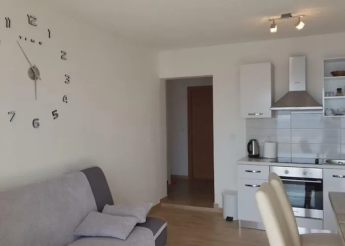 Adam דירה זבלטיצה